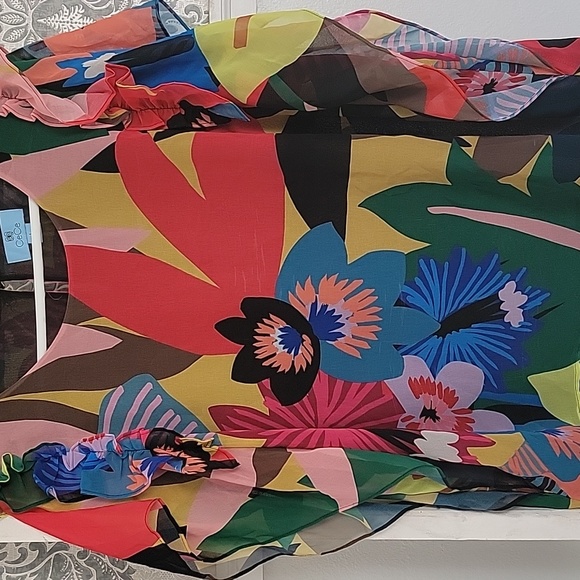 CeCe Women's Top Soft Flowy Large Lined Floral Ruffle Sleeves Short Sleeves - Picture 2 of 6